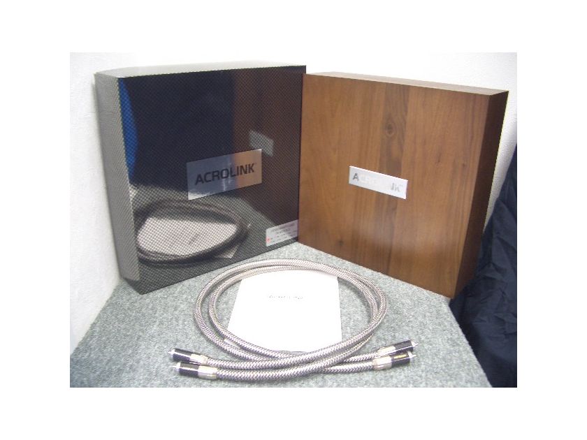 Acrolink 7N-A2070 For sale is a pair of very nice Acrolink 7N-A2070 RCA interconnect cable, 1M