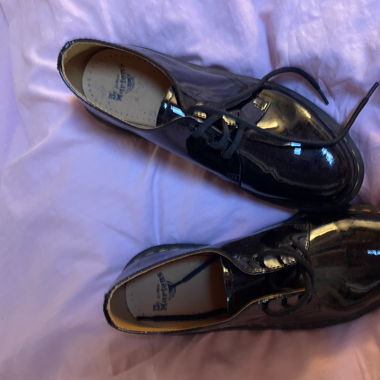 dr martens loafers glänzend