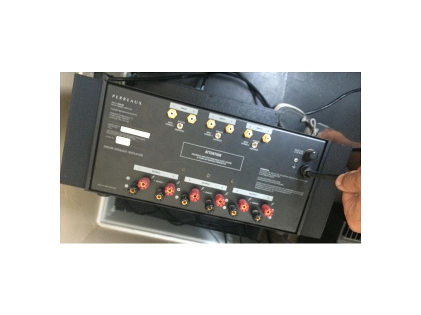 Perreaux  MC-6100 Reference Amplifier