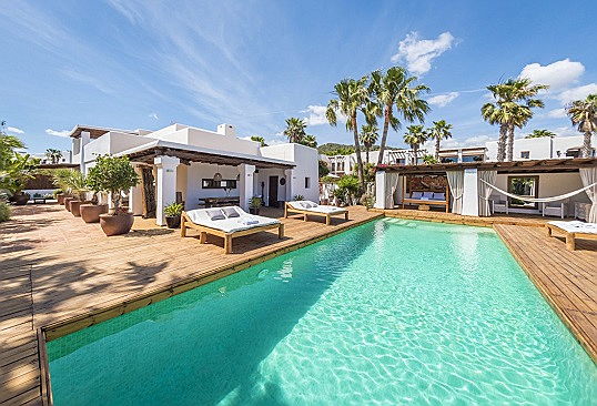  Ibiza
- Encantadora propiedad con amplia zona exterior en venta en Ibiza