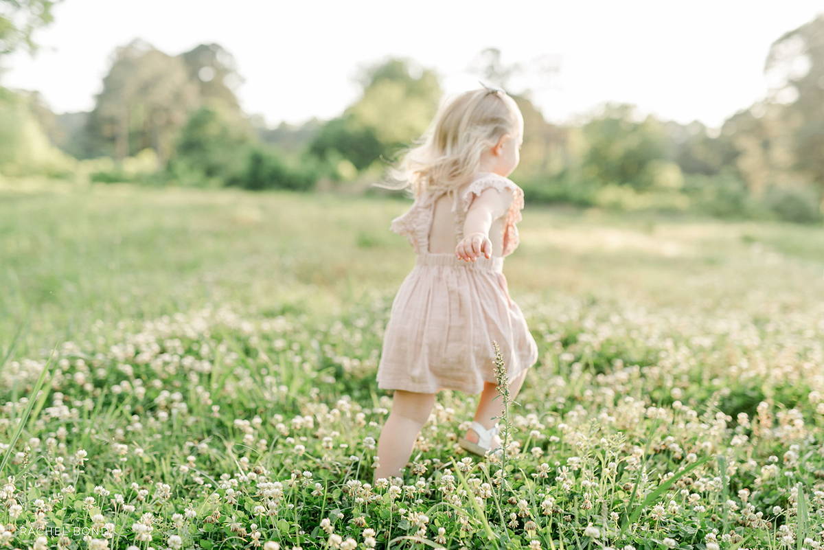 REFINED I Photo Presets: Girl Running On Grass