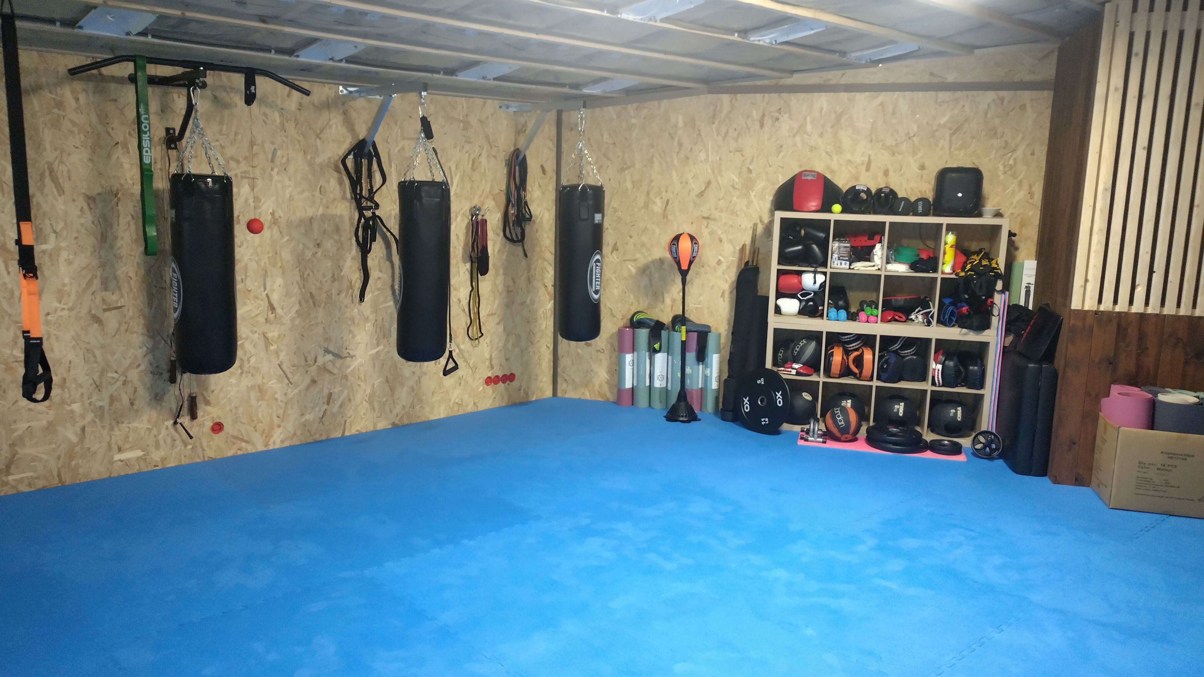 Div. utstyr for all treningsformer som kampsport/ kampsport, Fitness og terapiformer osv.