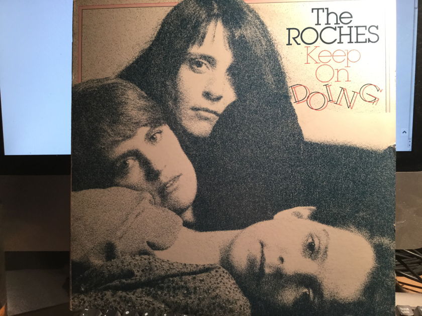 The Roches - KEEP ON DOING Produced by Robert Fripp