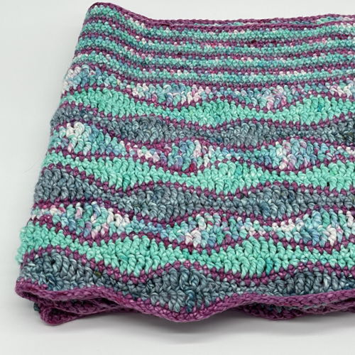 Gehäkelter Wellenschal Olga