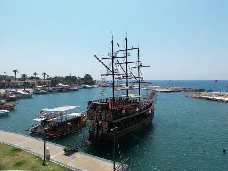 Side: Party Boat Tour with Lunch, Foam Party, and Swim - photo 5