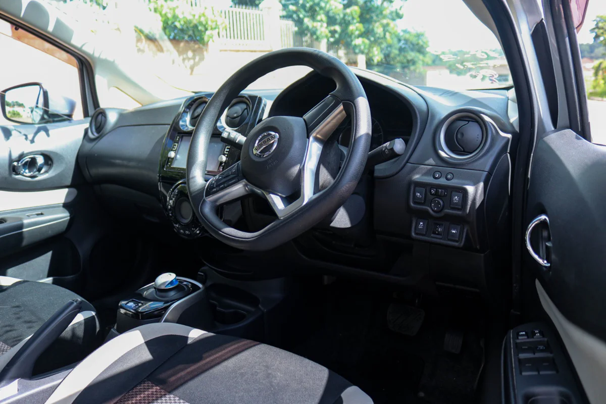 2016 Nissan Note ePower — Royal Max Motors — photo 9 of 11