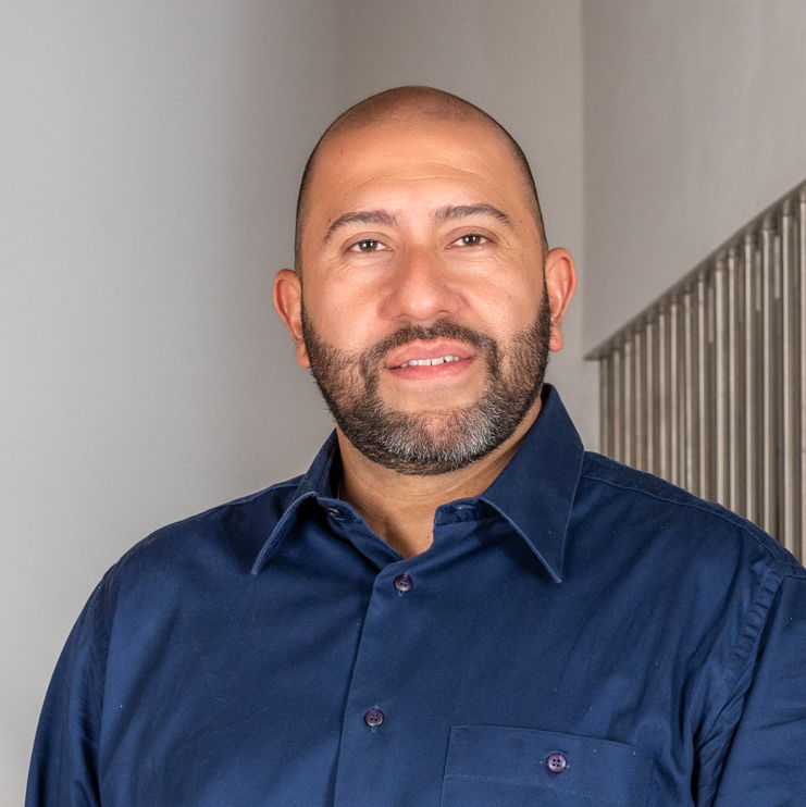 photo of agent, Julio  Masias