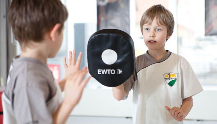 ewto wingtsun kinder üben schlagen