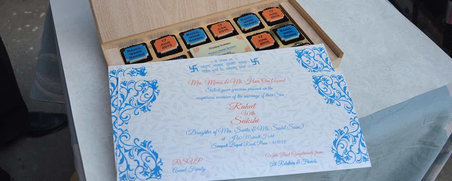 Wedding invite card with chocolates