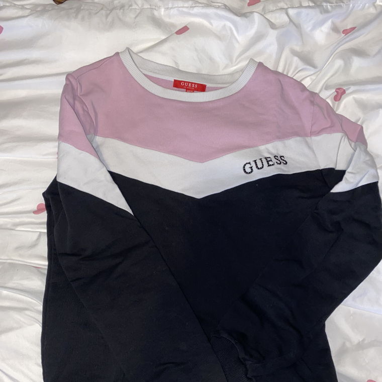 3 colored guess pullover 