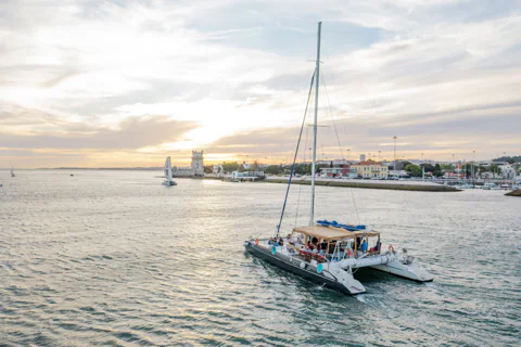 Catamaran Boat Party with Music, Open Bar & Dives