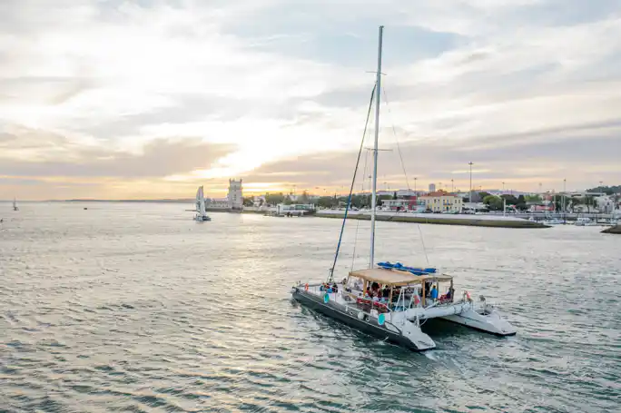 Catamaran Boat Party with Music, Open Bar & Dives