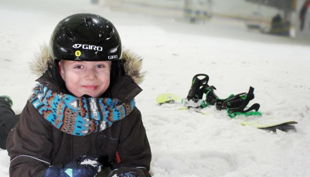 alpincenter kind mit snowboard