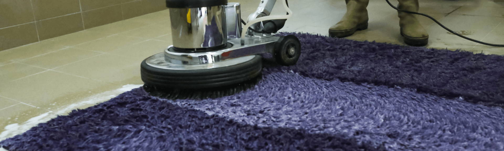 How to vacuum a shag rug ?