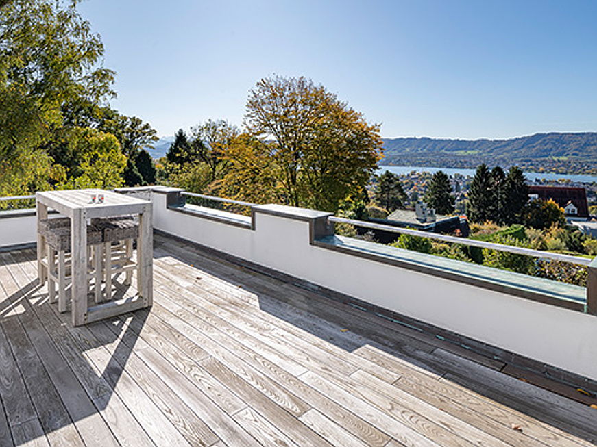 4058 Basel
- This mansion is situated on a plot spanning some 1,714 square metres, with views overlooking the city of Zurich and Lake Zurich. 7.5 rooms make up the approx. 348 square metres of living interior. (Image source: Engel & Völkers Zürichberg)