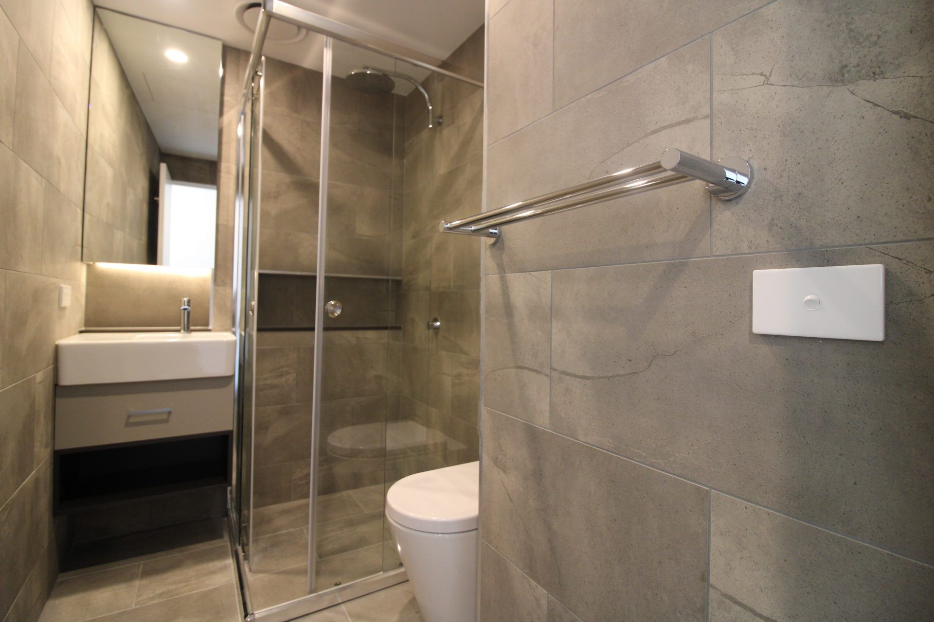 FOR LEASE - Take Your Riverside Place With This Stunning 2-Bedroom 2-Bathroom inc. Study - Image 7