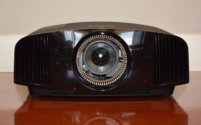 Sony VPL-VW600ES 4k Projector  -- spectacular (see pics)!