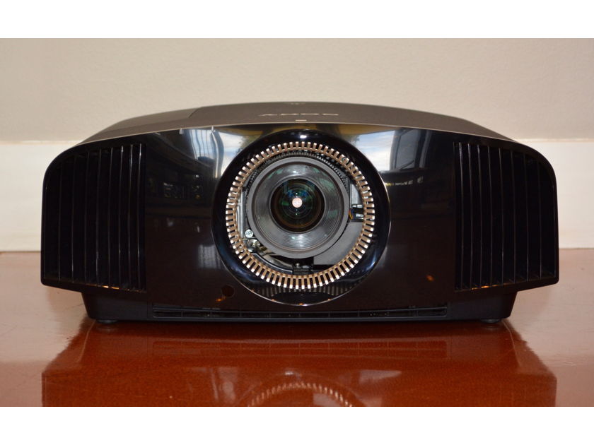 Sony VPL-VW600ES 4k Projector  -- spectacular (see pics)!