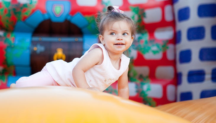 trampolino kinderspielpark huepfburg