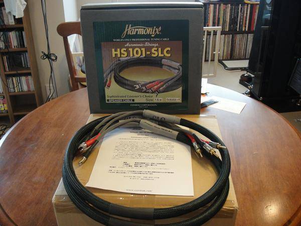 Combak Harmonix HS101-SLC 1.5m (banana)  and  (y)