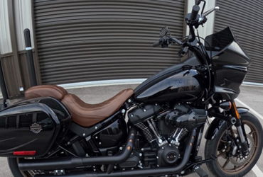 2023 HARLEY-DAVIDSON LOW RIDER ST motorcycle for rent near Peculiar, MO