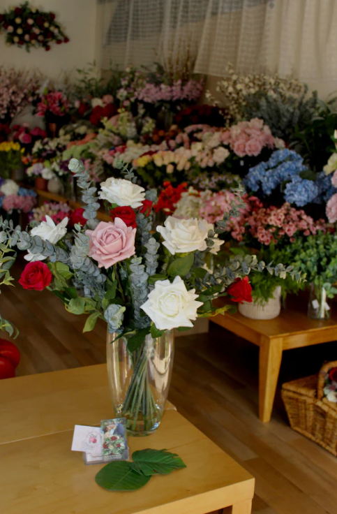 Real Touch Roses and Gum in Water - Realistic Artificial Flowers - Image 4