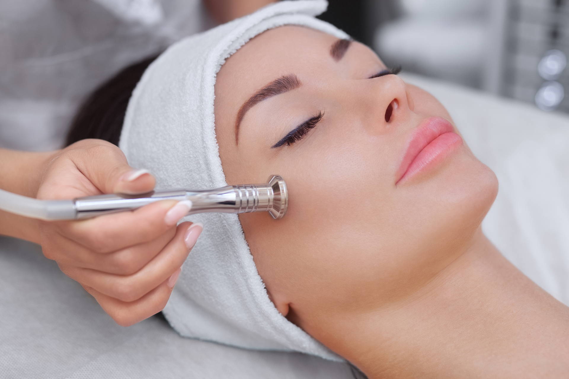 MICRODERMABRASION | Skincraft