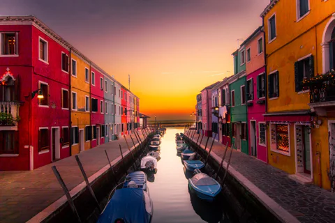Murano and Burano: Private Boat Tour with a local expert guide