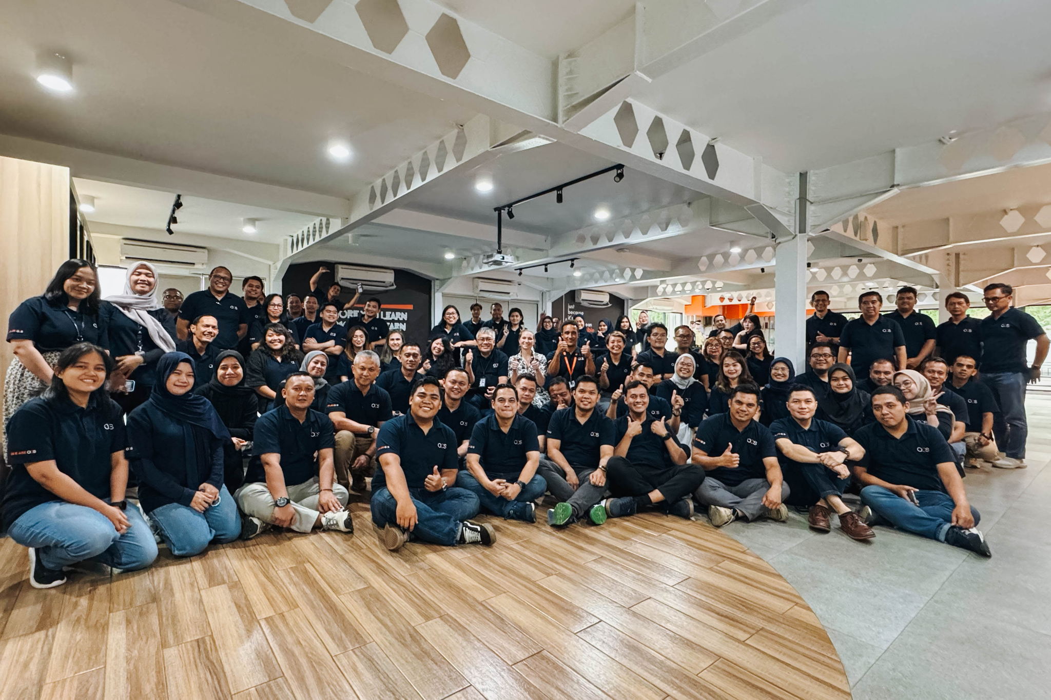 Visiting Indonesia, OCS Group Chief Communications Officer Engages with Customers & Colleagues