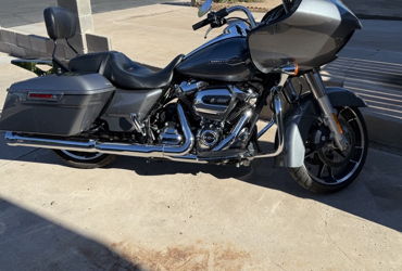 2021 HARLEY-DAVIDSON ROAD GLIDE motorcycle for rent near Glendale, AZ
