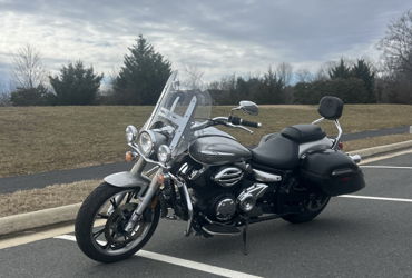 2009 YAMAHA V STAR 950 TOURER LIQUID SILVER motorcycle for rent near Chantilly, VA