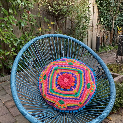 EN: Lily Flower Pillow