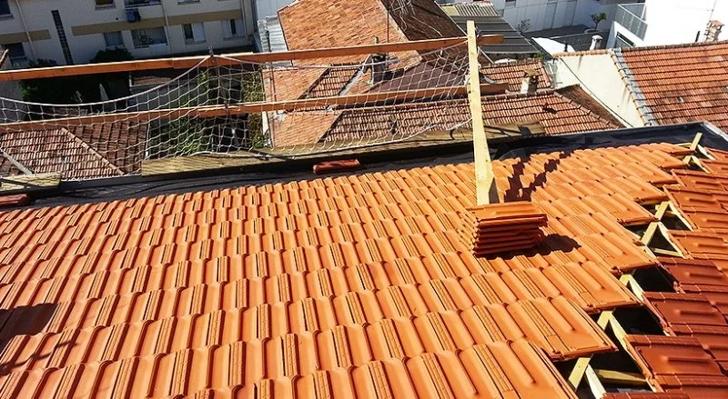 Rénovation de 2 000 m² de couverture en tuiles de Marseille — photo 15 sur 26 — CEG TOITURE
