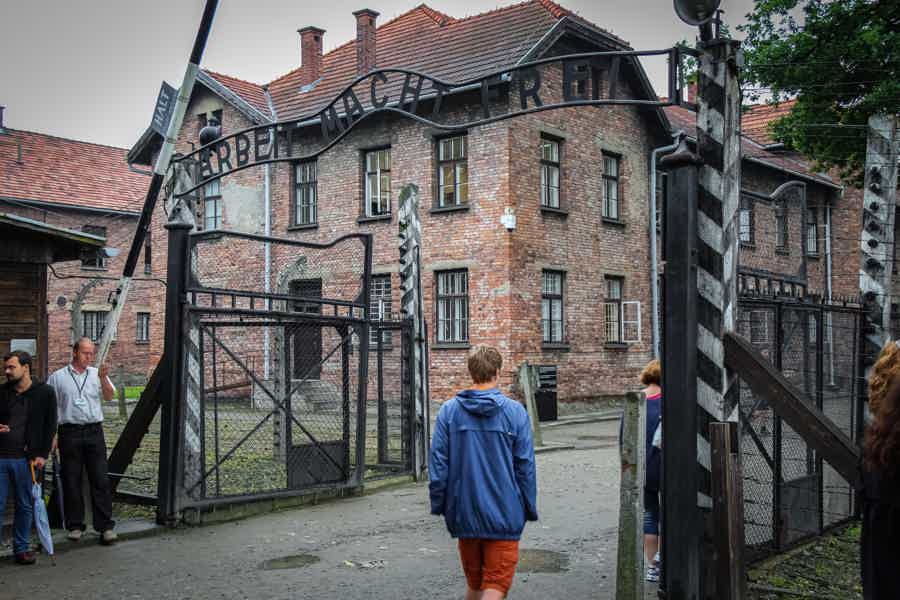 Krakow to Auschwitz Birkenau Guided Tour with Transfer and Ticket - photo 2