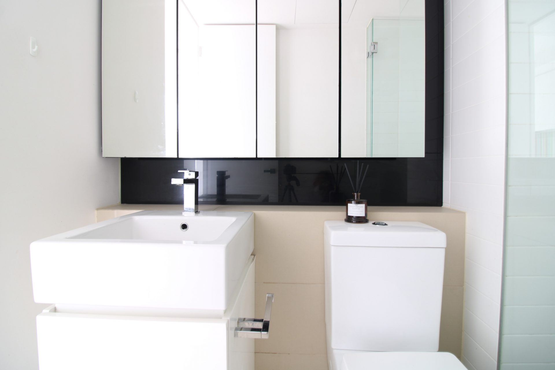 FOR LEASE- Chic Low Maintenance Living with a City View- Prahran - Image 9