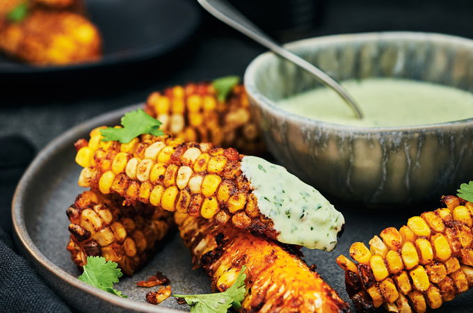 « Côtes levées » de maïs, sauce ranch à la coriandre et au jalapeño