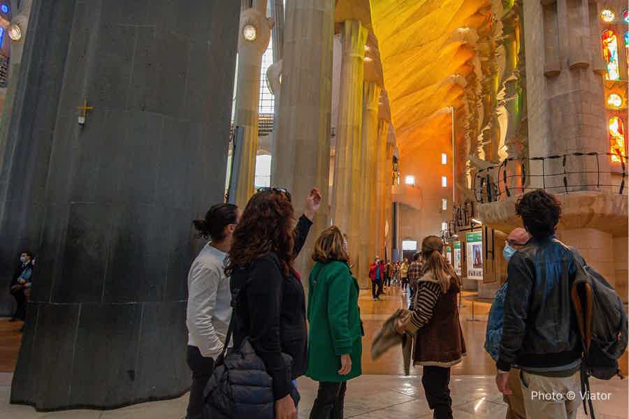 Sagrada Familia Small Group Guided Tour with Skip the Line Ticket - photo 4