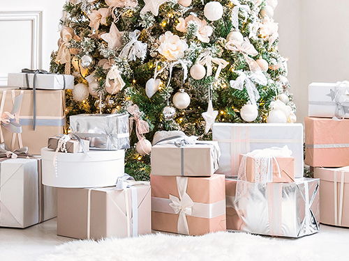 Decorations, gifts, social media? – The Christmas traditions of our real estate agents