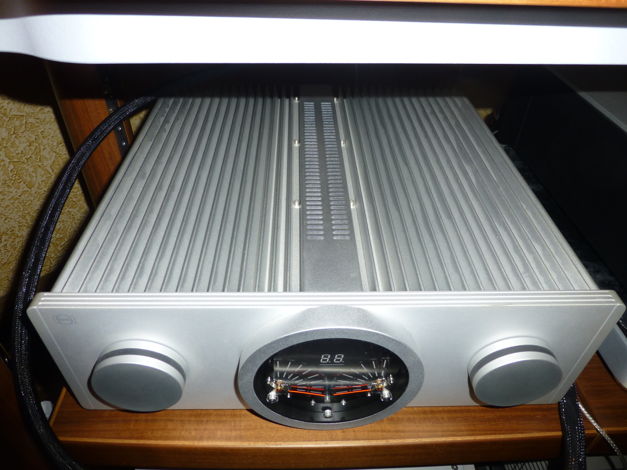 BMC S1 200 wpc stereo amp 55% discount, dealer demo, OB...