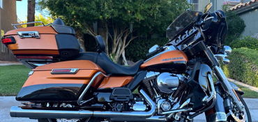 2016 HARLEY-DAVIDSON TOURING ULTRA LIMITED (TWO TONE) motorcycle for rent near Las Vegas, NV