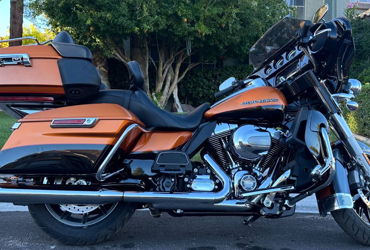 2016 HARLEY-DAVIDSON TOURING ULTRA LIMITED (TWO TONE) motorcycle for rent near Las Vegas, NV