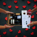 Box de vins du valais avec un fond de la Saint-Valentin