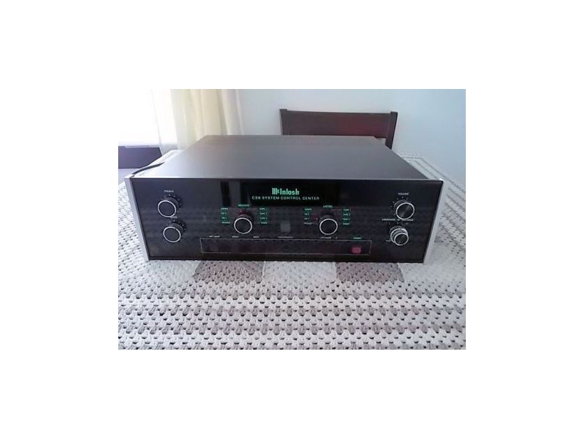 MCINTOSH  C38 PREAMP MADE IN THE USA