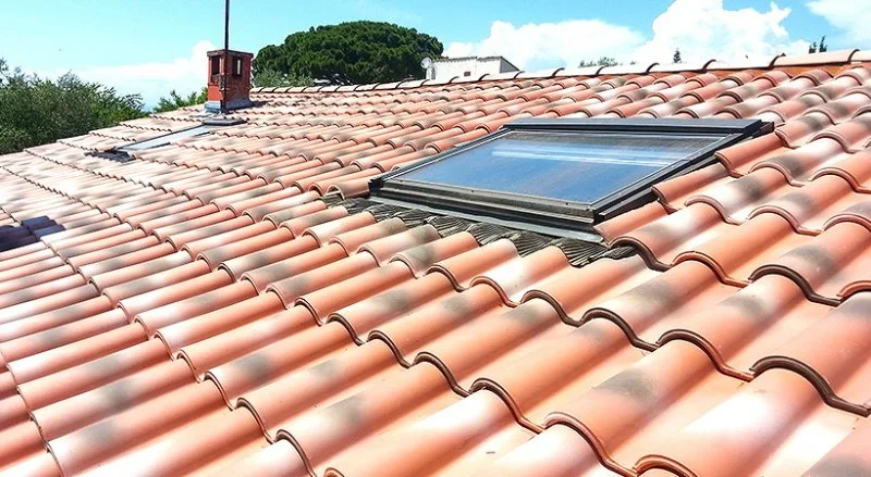 Rénovation de la couverture en tuiles romanes d’une villa à Mougins — photo 10 sur 24 — CEG TOITURE