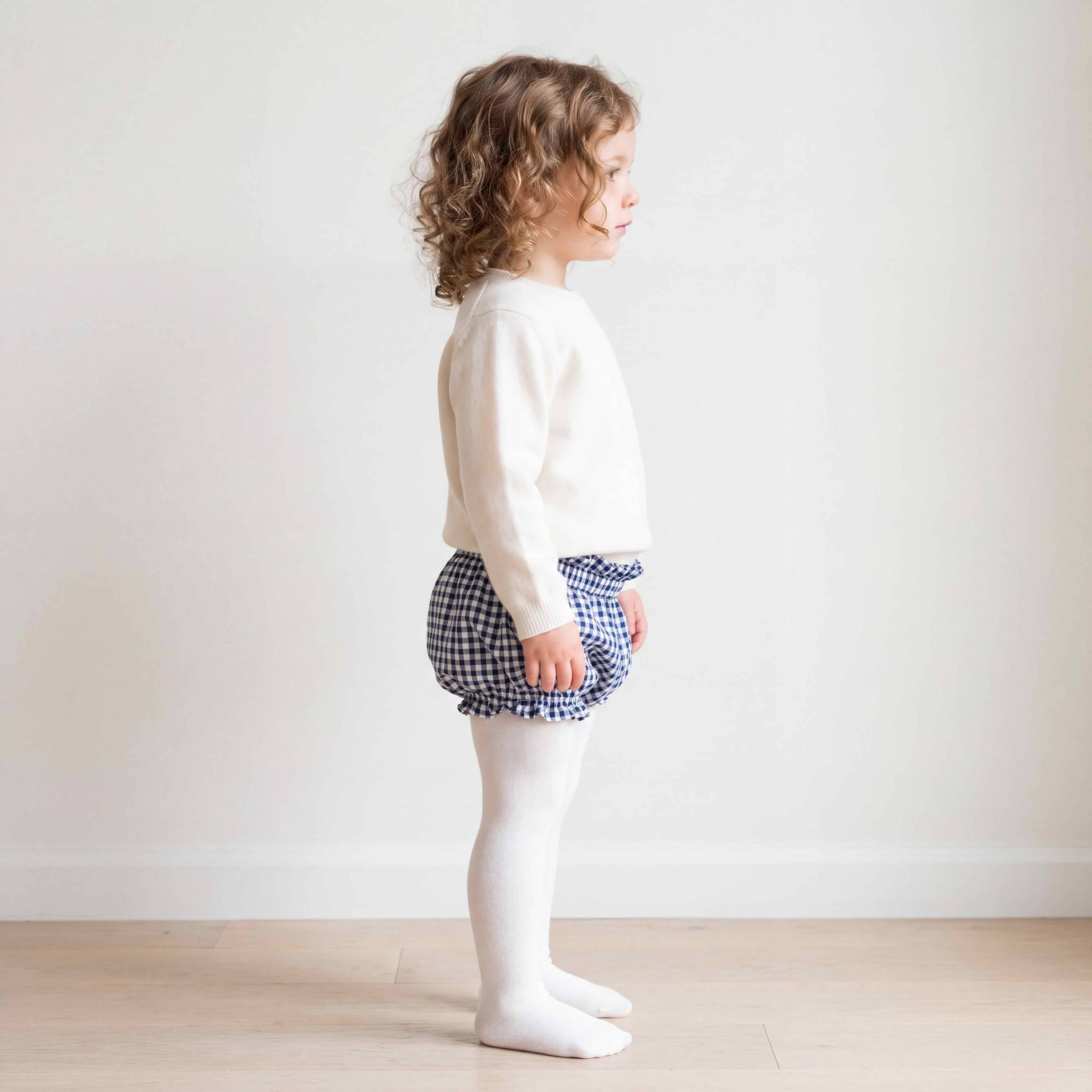 Bloomer blanc broderie anglaise dentelle bébé blanc en coton certifié OEKO-TEX, confortable et stylé, parfait sur une couche ou avec des collants, fabriqué au Portugal