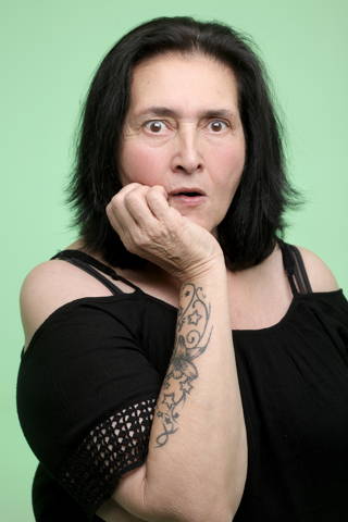 Nadia  Benharkat 