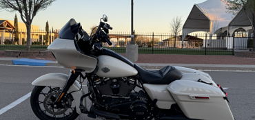 2022 HARLEY-DAVIDSON ROAD GLIDE SPECIAL motorcycle for rent near El Paso , TX
