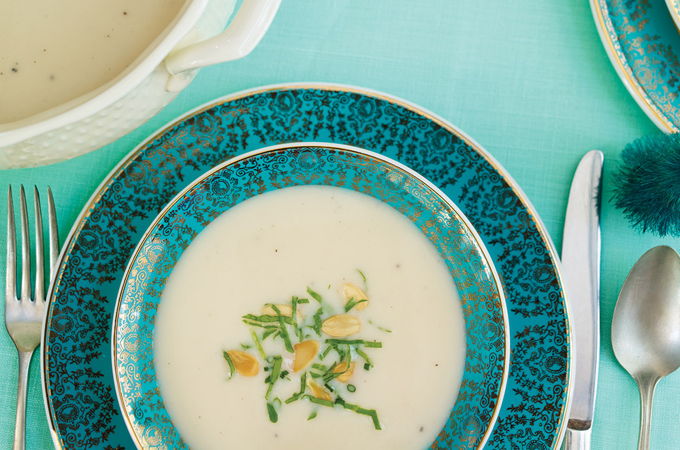 Crème de chou-fleur, roquette et amandes