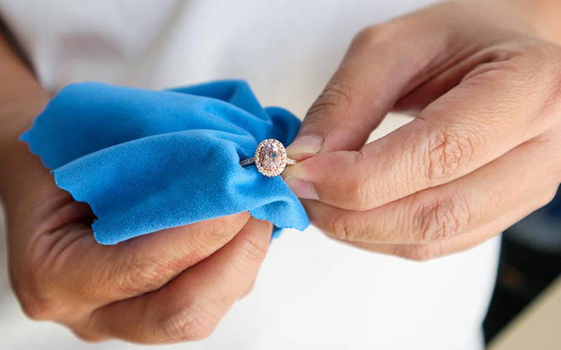 Dry your diamond jewelry with a soft cloth