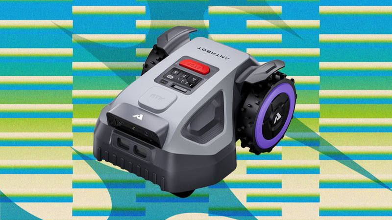 Small robotic machine with 2 wheels